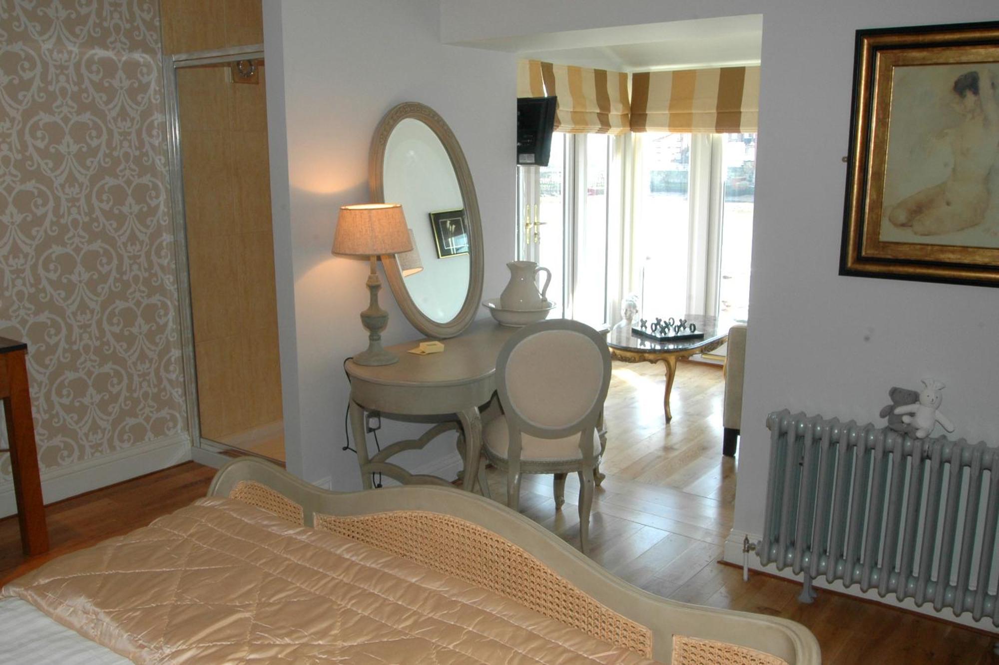 The Marine Hotel & Restaurant Whitby Exteriör bild